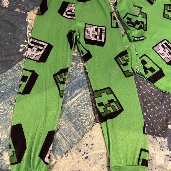 NWOT Minecraft Pajamas - Picture 2 of 6